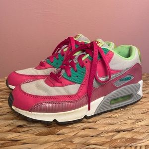 Nike Air Max 90 Sneakers in Pink